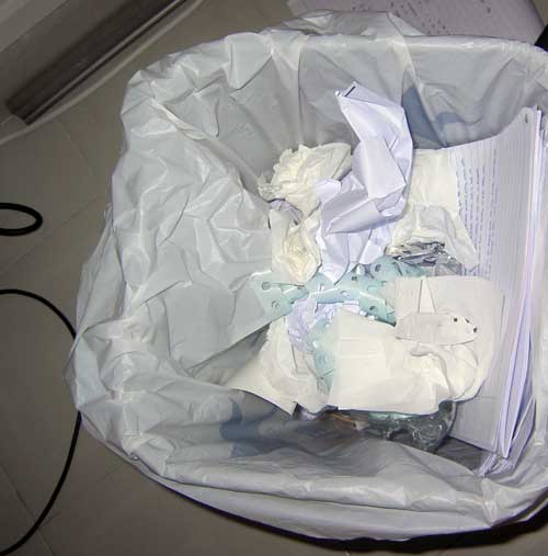 Messy trash bin Messy trash bin